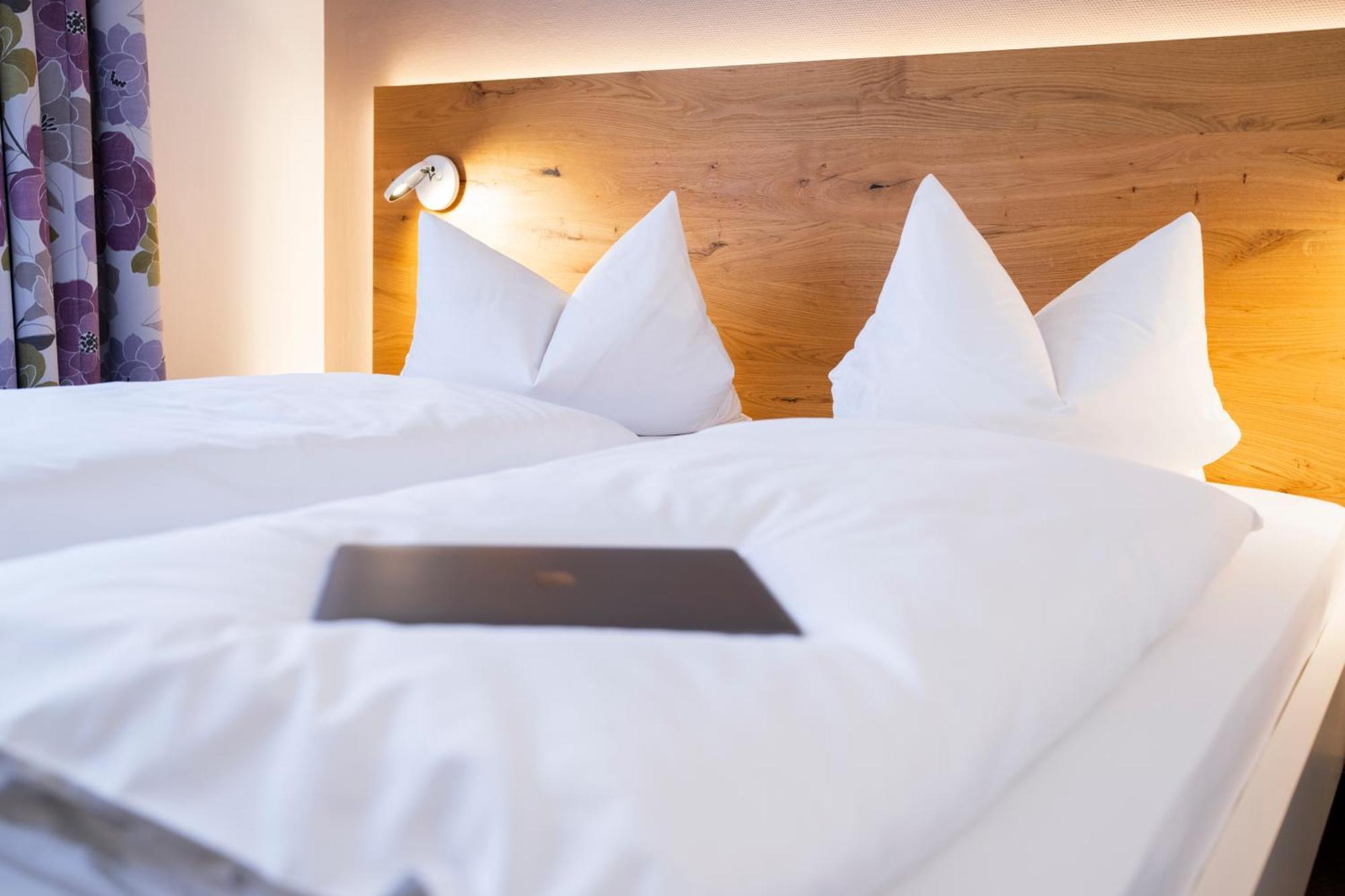 Hotel-Gasthof Rose Oberkirch  Εξωτερικό φωτογραφία